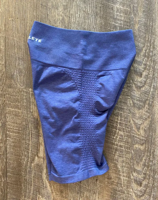Alphalete Seamless Shorts 7” Inseam Size Small comet / Purple - Image 3