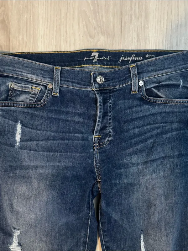 7 for all mankind Josefina skinny boyfriend Mid-Rise Distressed Jeans size 28 - Image 3