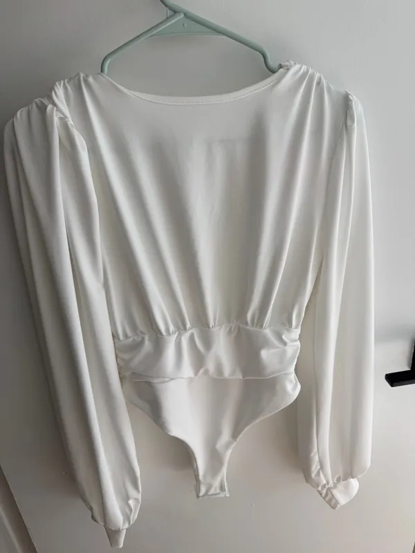 White long sleeve bodysuit Size M - Image 2