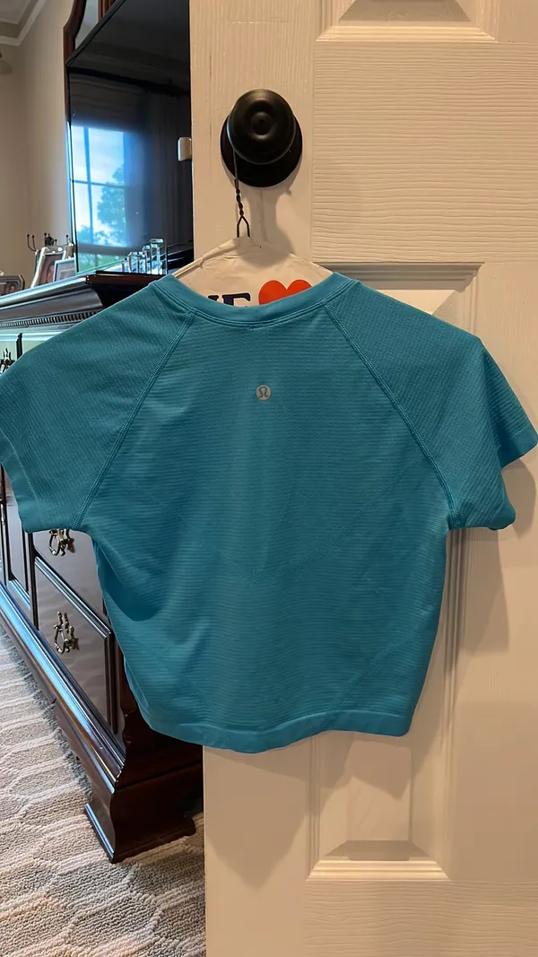 Lululemon Cropped Tee - Image 2