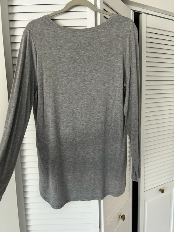 Old Navy Long sleeve gray top - Image 2