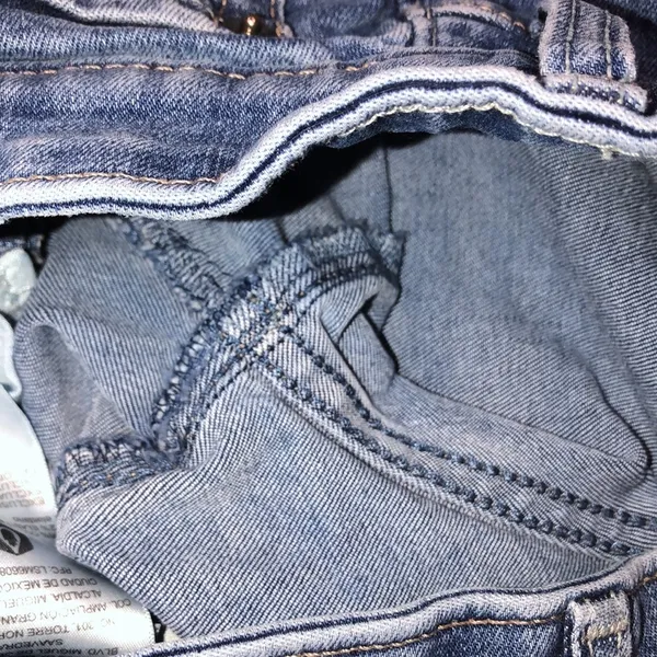 SIGNATURE LEVI STRAUSS 4/27 high rise denim shorts - Image 9