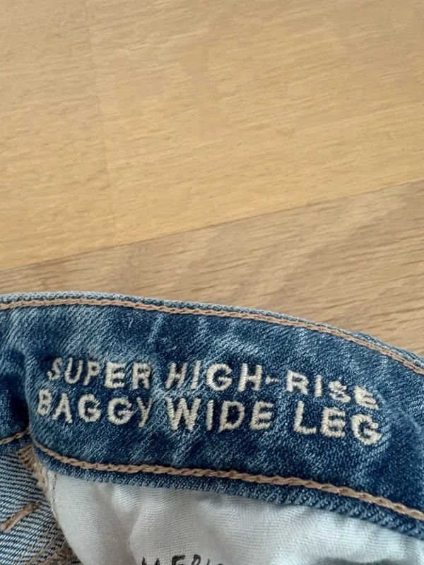 American Eagle Jeans - Image 4