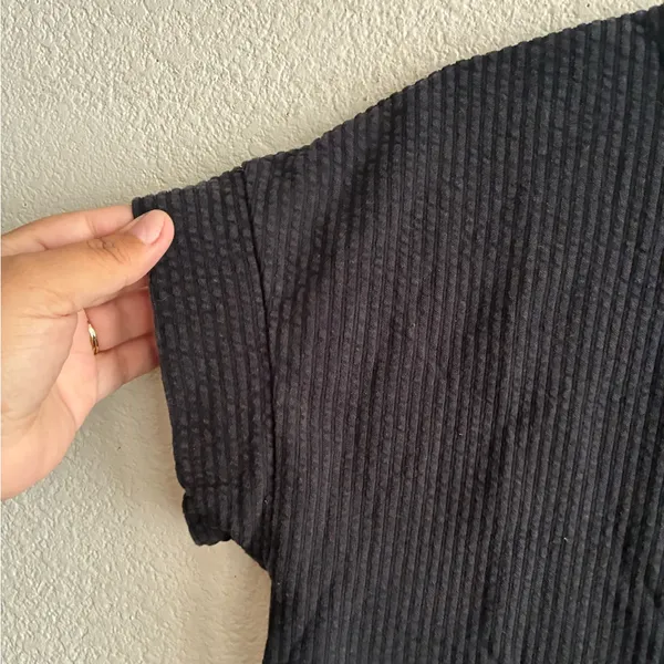 Madewell Faded Black Textured Button-Shoulder Tee M - Image 6
