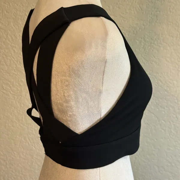 Fabletics Black Cross Back Large Sports Bra Tank Top Athletic Workout‎ Yoga - Image 8
