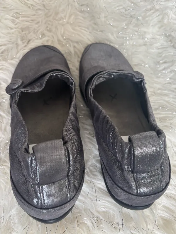 Dansko Silver Women's Shimmer Slip-On Loafers Size 38 - Image 9