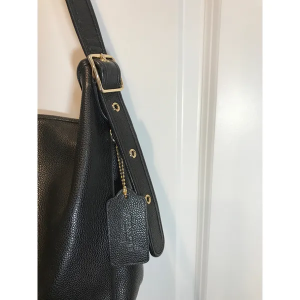 Coach Hobo Shoulder Bag in Black Pebbled Leather  EUC - Image 3
