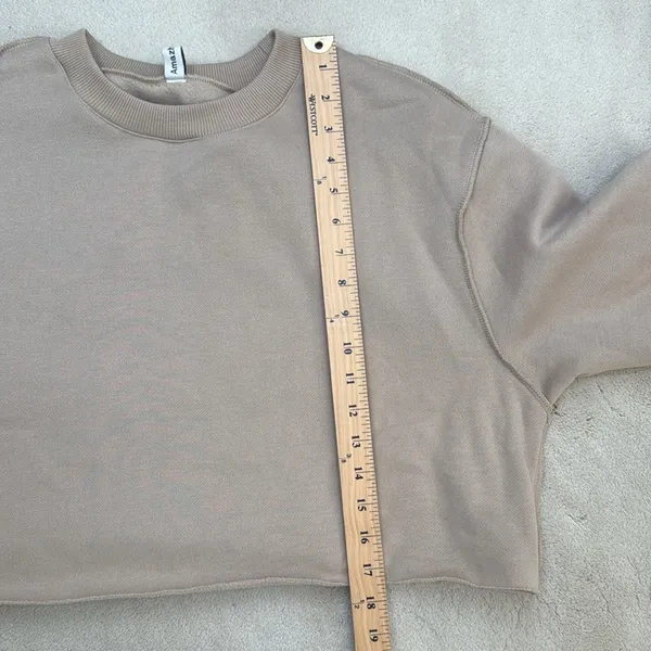 Amazhiyu Cropped Sweatshirt Long Sleeves Pullover Fleece Crop Top Medium Tan - Image 11