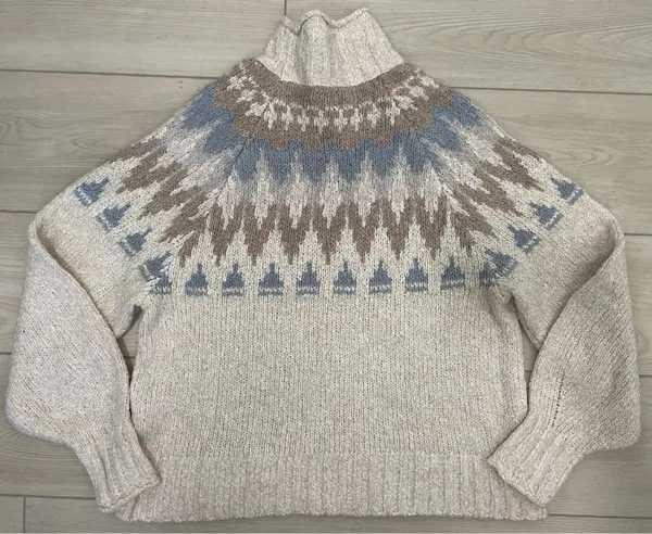 American Eagle Outfitters Turtleneck Sweater - Image 2