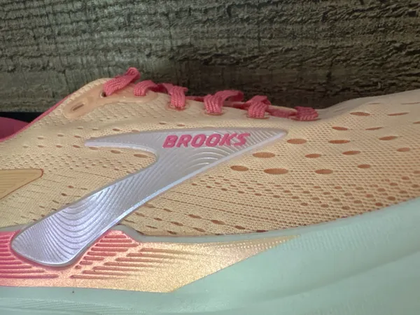 Brooks shoes Ghost Max 9 Pink - Image 2