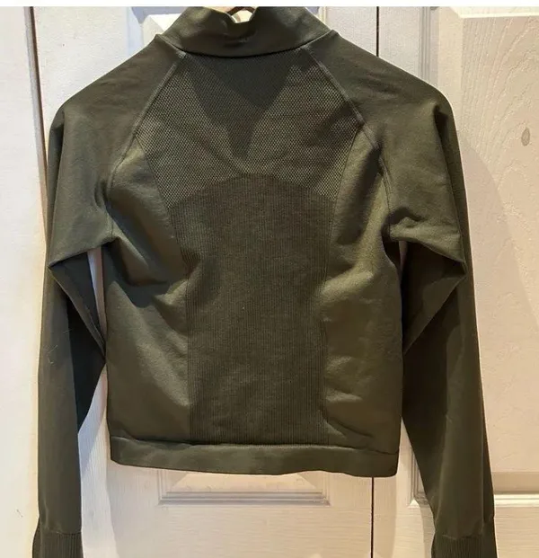 Victoria’s Secret Quarter Zip Long Sleeve Active Crop Top Olive Green - Image 3