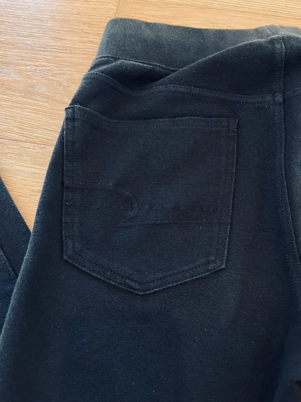 American Eagle Black Supersoft Knit Pull-On Skinny Jeggings Faux Front Pockets - Image 3