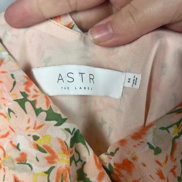 ASTR the Label Pemberly Dress in Peach Orange Floral high low size medium - Image 5
