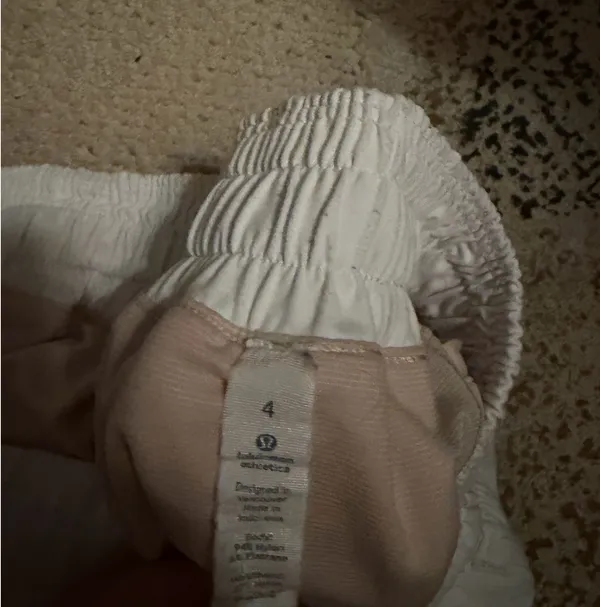 Lululemon shorts - Image 4