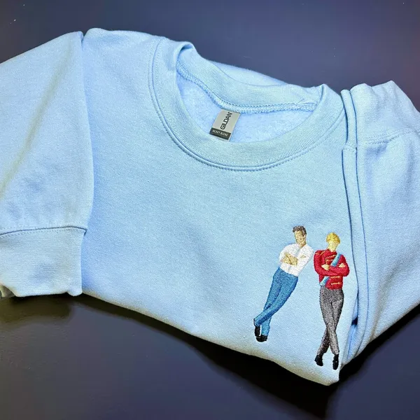 Red White & Royal Blue Small‎ Sweatshirt Embroidered Alex Henry Book Wedding - Image 2