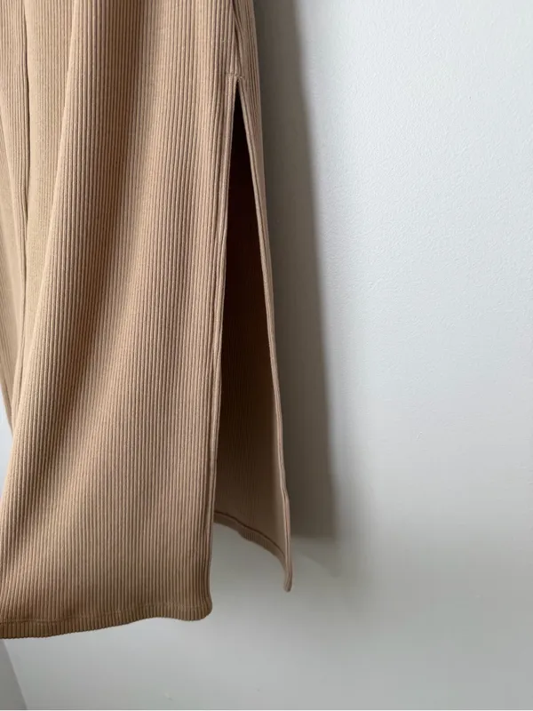 Old Navy High-Waisted Rib Knit Maxi Skirt in Tan Size Large - Image 5