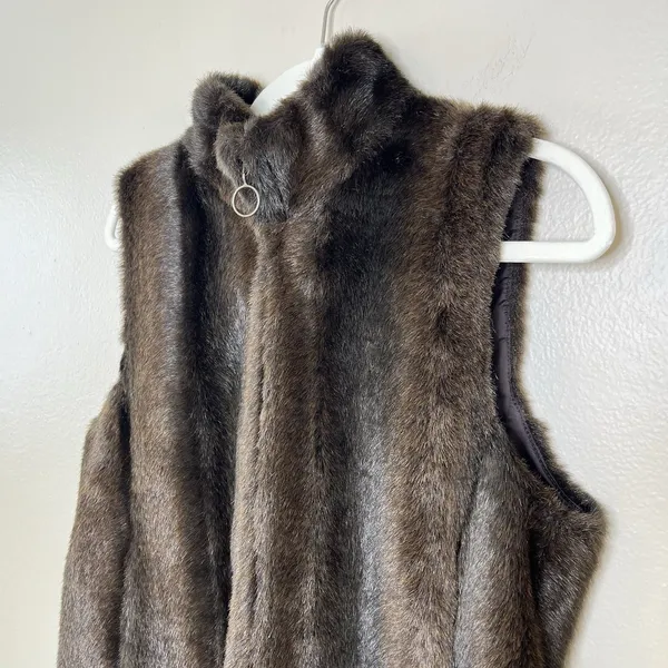 Women's Faux Fur Vest Full‎ Zip Ann Taylor Luxury Mock Neck Small - Image 3