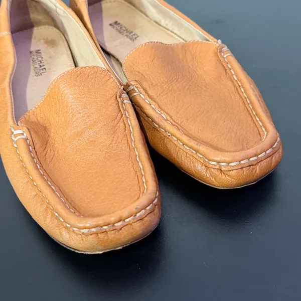 Michael Kors Driving Loafers Womens 5.5 Tan Leather Moc Toe Slip On Shoes - Image 5