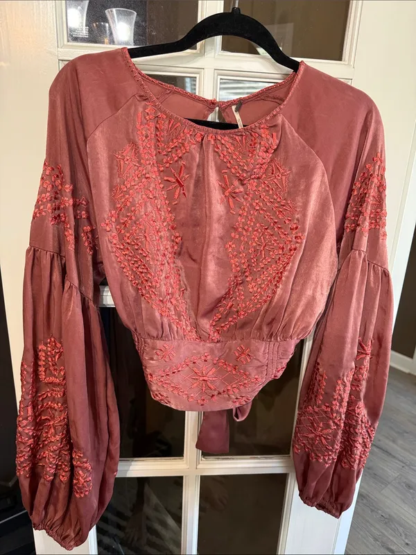 FREE PEOPLE Midnight Hour Embroidered Puff Sleeve Tie-Back Top Dusty Rose M BOHO - Image 4
