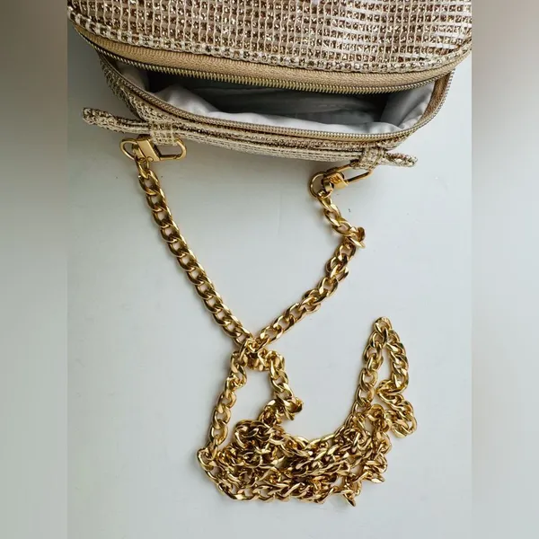 Christian Dior HOLIDAY 2025 GOLD Pouch/Clutch Limited Edition, Boxed and chain - Image 9