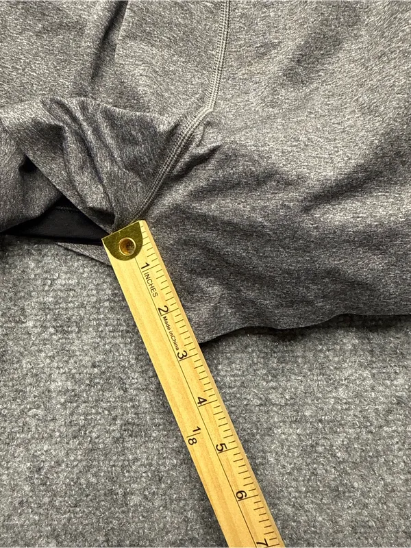 Lululemon Women’s 6 SEAMLESS MOVES SHORT 2.5'' Heathered Gray/Black Shorts - Image 6