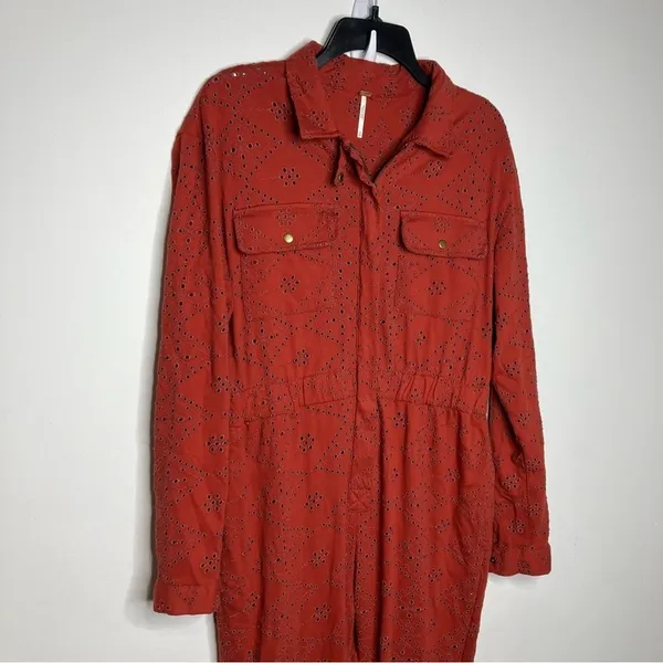 Free People rust colored eyelet‎ jumpsuit zip up size 4 - Image 3