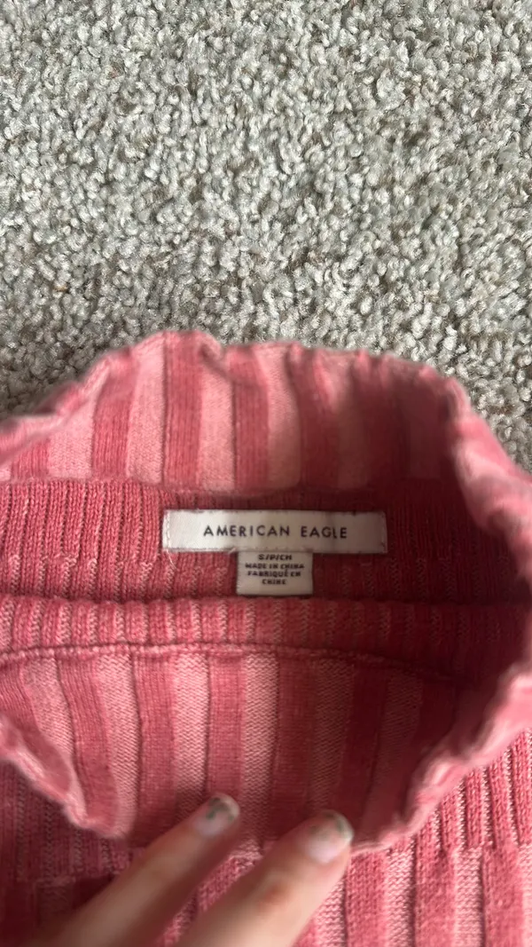 American Eagle Outfitters Cropped Long Sleeve - Image 2