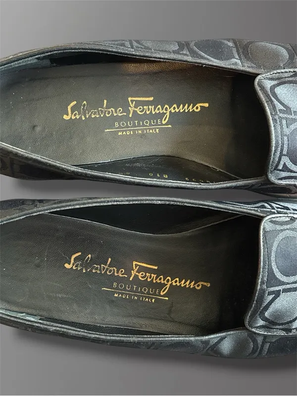 VNTG Salvatore Ferragamo Boutique Black Gancini Monogram Canvas Loafers 8.5B - Image 3