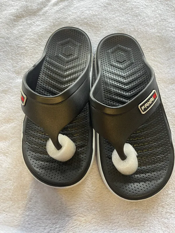 Women’s Flip Flops New Size 10/42. SKU 0036 - Image 4