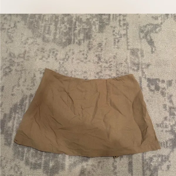 Elegant Tan Women's Linen Skort - Image 3