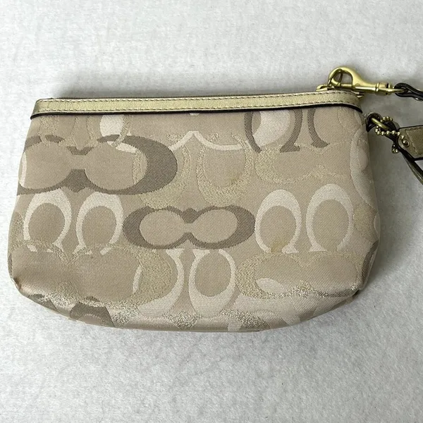 Coach Metallic Gold Logo Clutch Bag - Image 3