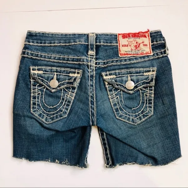 True Religion Billy Super T raw hem Shorts - Image 16