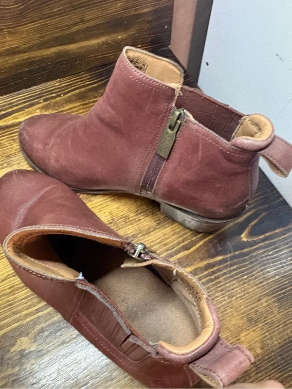 Vionic Brown Waterproof Ankle Boots Size 5 - Image 8