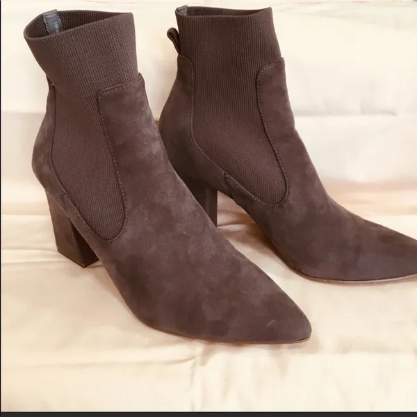 So NICE suede leather booties🤎🤎 - Image 3