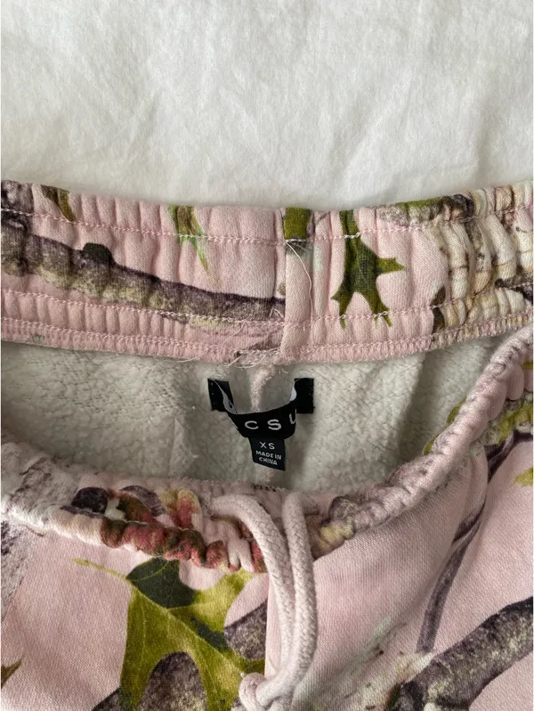 Pacsun Pink Camo Baggy Sweatpants - Image 4