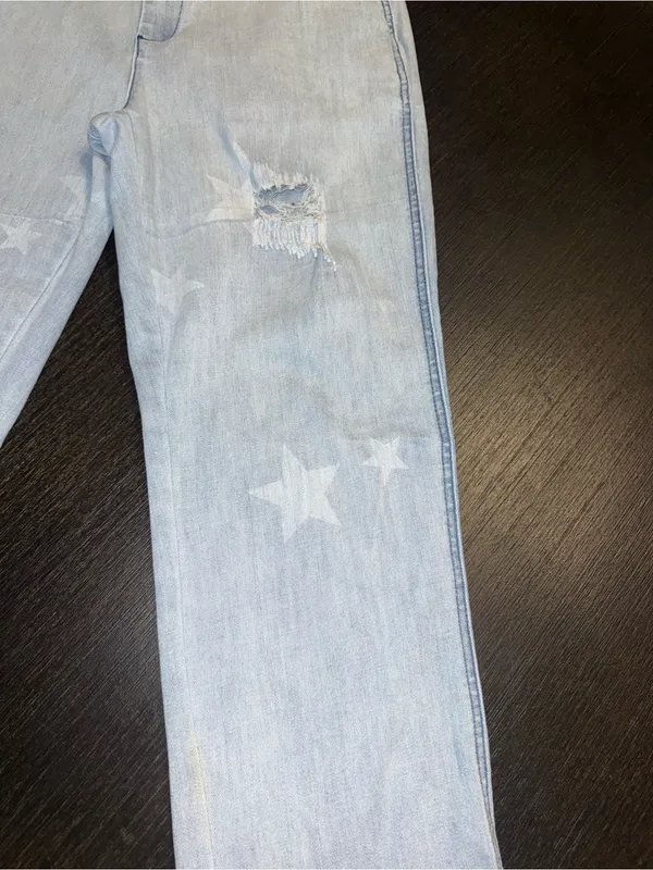 easel Distressed Star Print Light Wash Jeans Women’s Casual Denim Pants - Image 7