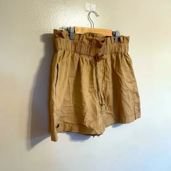 Ci Sono 𝅺 Tan High Waisted Shorts - Image 3