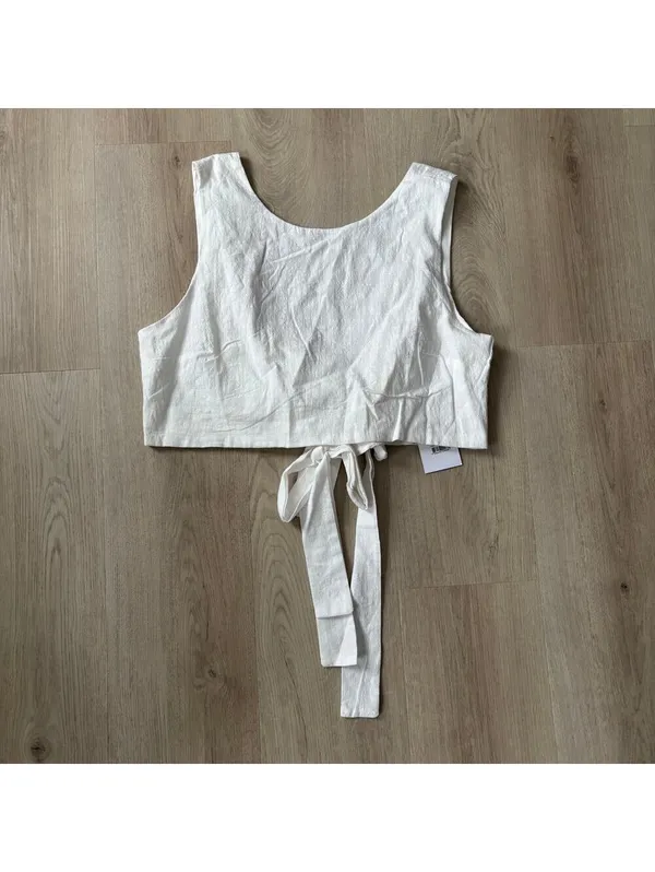 Showpo NWT White Loxley Top Tie Back Cropped Tank Size 10 - Image 3