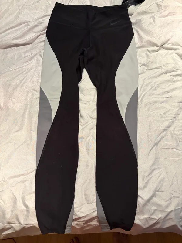 Nike gray black and white leggings - Image 3