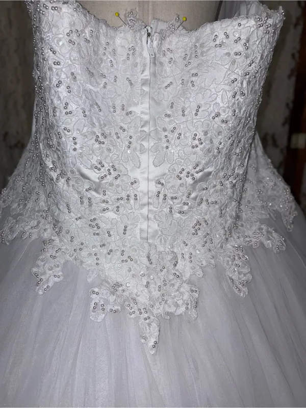 Beautiful Vintage Y2K David’s Bridal Halter Tulle Wedding Gown - Image 5