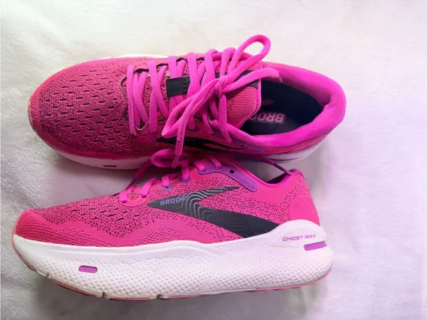 Brooks Ghost Max Women's Running Shoe - Hot Pink & Black - Image 6
