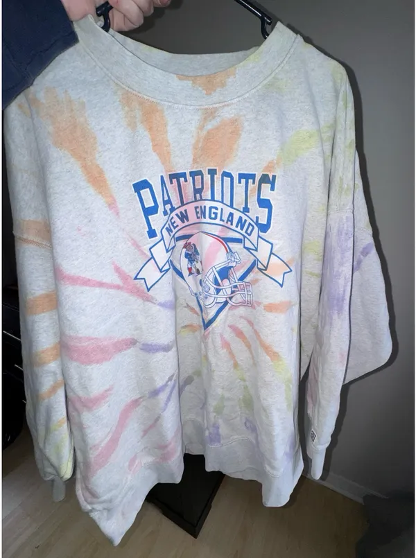 Aerie New England Patriots Vintage NFL Graphic Tie-Dye Sweatshirt - Image 2