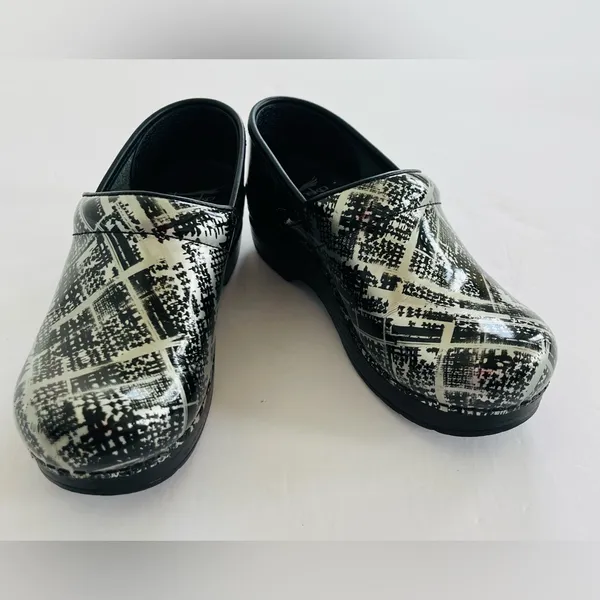 DANSKO Black and White Artistic Mules with Chunky Sole Size 36 (5.5) - Image 2