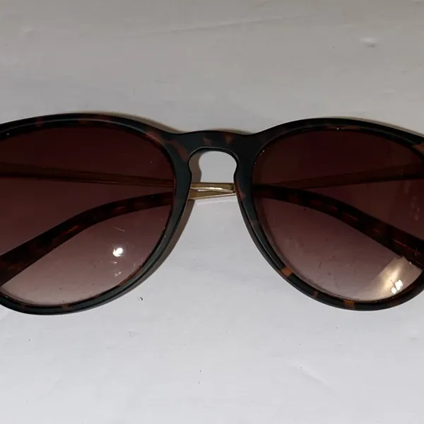 Faded Glory Tortoiseshell Sunglasses with Brown Lenses - Image 4