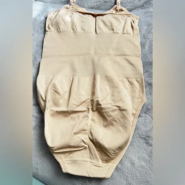 Hey shape NWOT Beige Shapewear Bodysuit MEDIUM Tan - Image 3