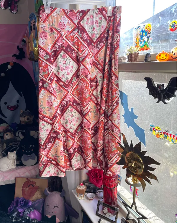 Y2K boho Luna Floral pink and red Patchwork midi skirt - Image 12