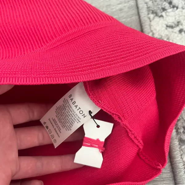 Babaton sculpt knit hot pink tank size medium - Image 4