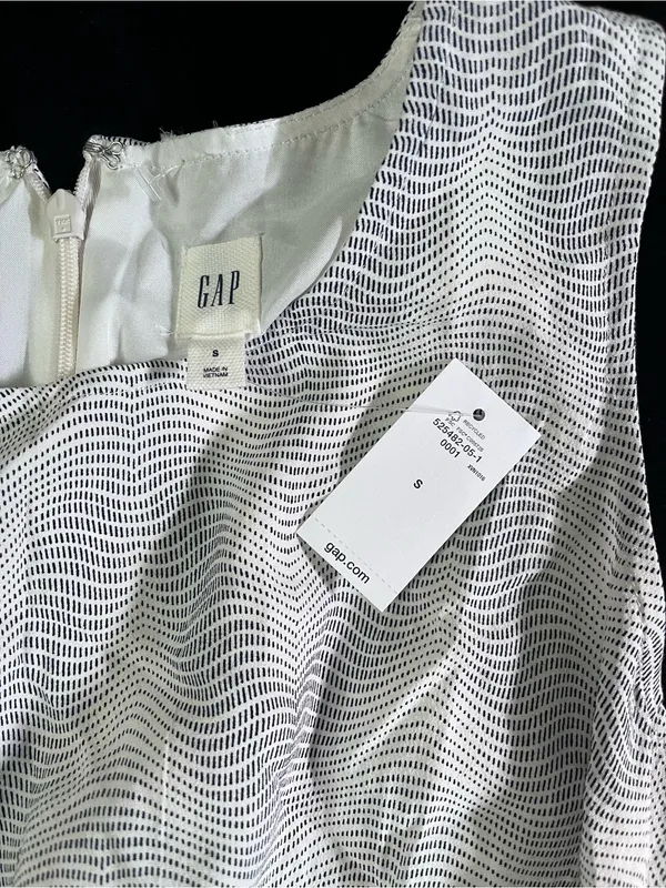 GAP Women’s Chevron Print Sleeveless Tie Waist Fit & Flare Dress Size Small NWT - Image 3