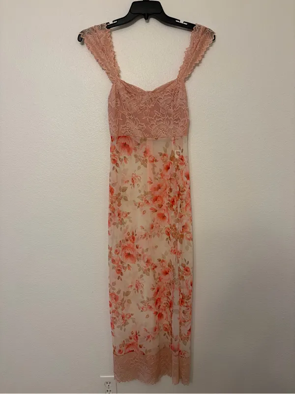 LUSH Pink Floral Lace Sheer Overlay Maxi Dress Small NWOT - Image 2