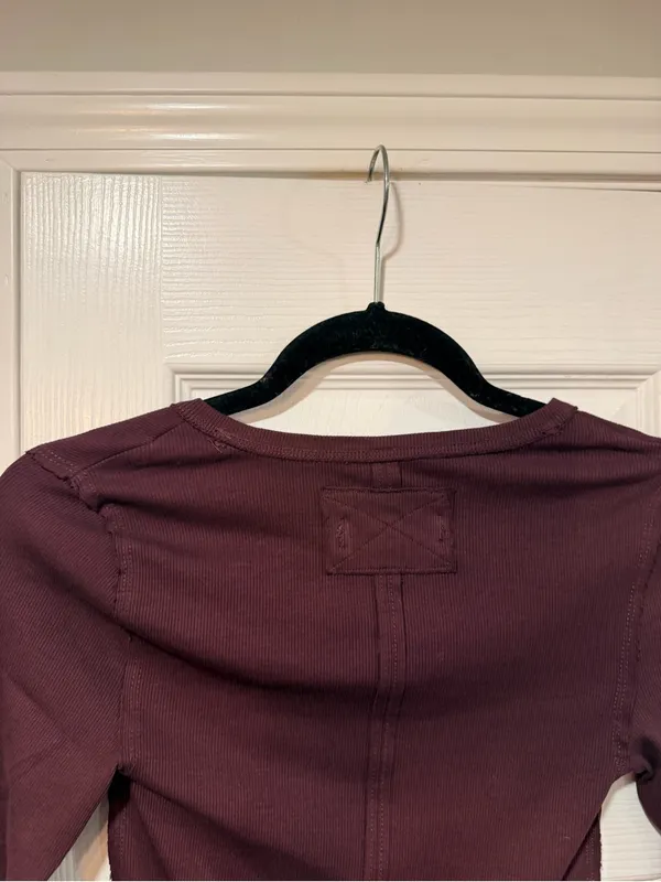 NWOT We The Free Size S Free People Ribbed V-Neck Long Sleeve Fitted Top Raw Hem - Image 6